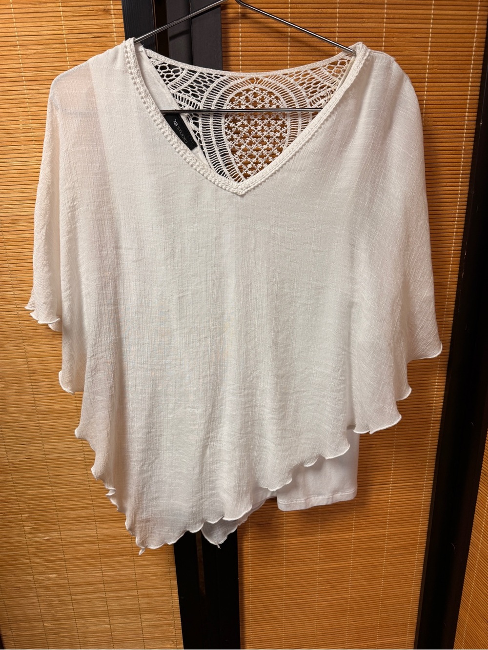 AB Studio White Boho Crochet Lace Back Asymmetrical Handkerchief Hem Top L